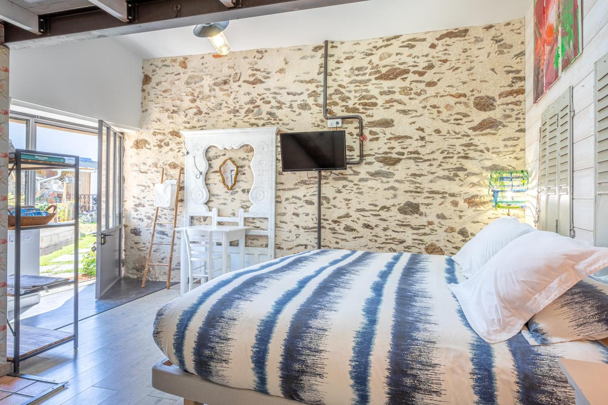 Bed & Breakfast Les De La Forge Des Collines *